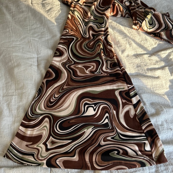 Bell Bottom Leggings - Picture 2 of 3